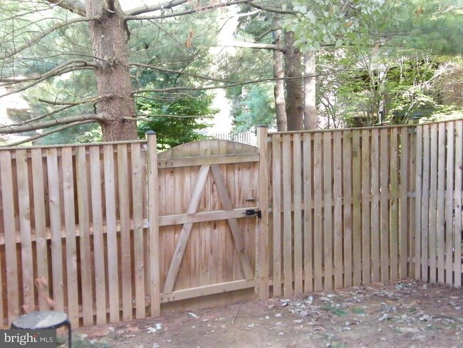 Building Photo - 5309 King Charles Way