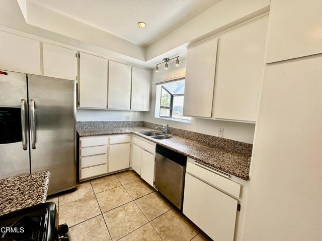Building Photo - 775 Portola Terrace