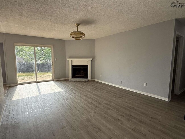 Building Photo - 5307 Hooper Dr