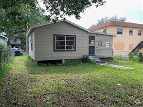 Building Photo - 705 Woods Ave
