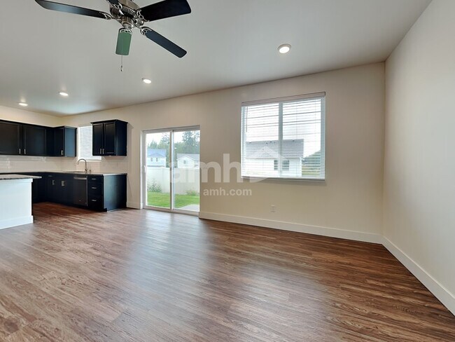 Building Photo - 19216 16th Ave Ct E