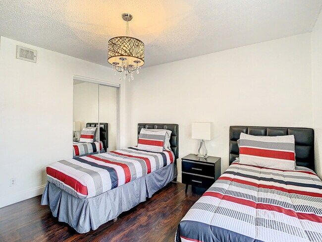 Building Photo - Westwood Boulevard, Orlando, FL 32821 - 2 BR 2 BA condo