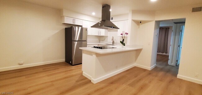 Building Photo - 2121 Oceanus Ln