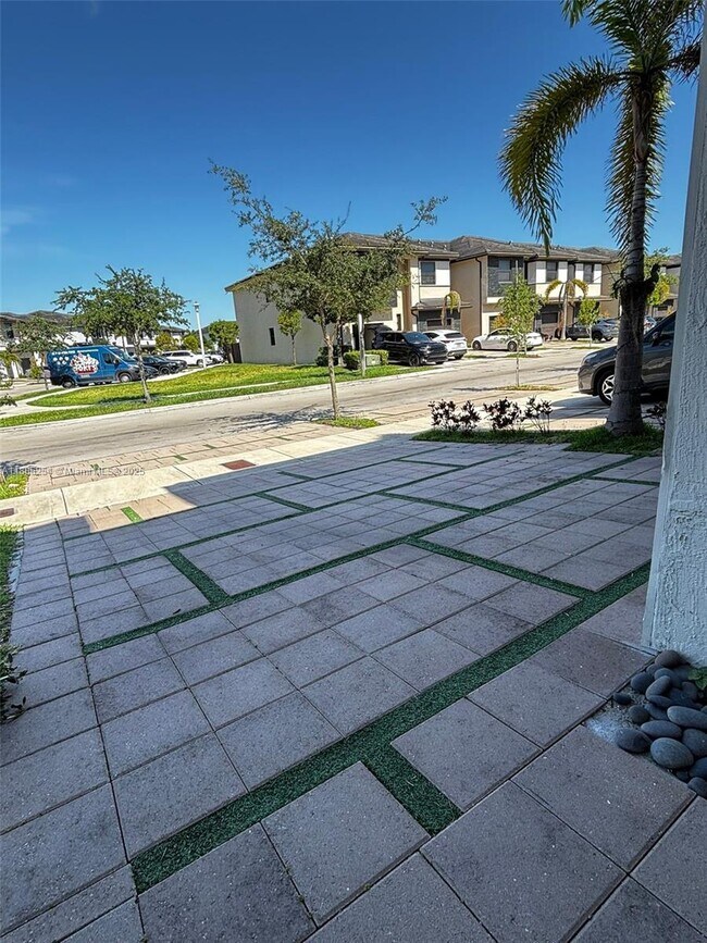 Building Photo - 15860 NW 91st Ct