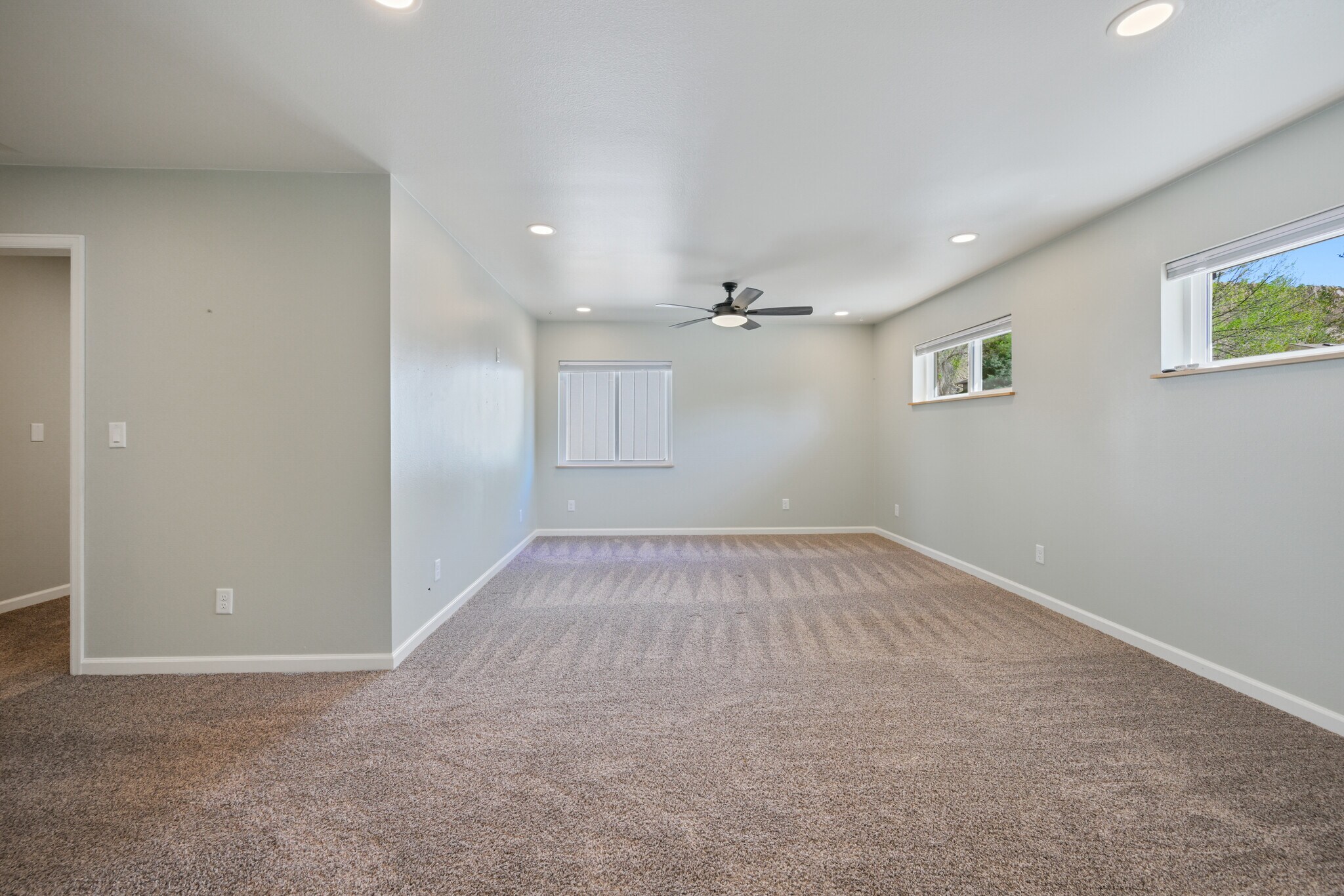 Building Photo - 122 Davis Cir