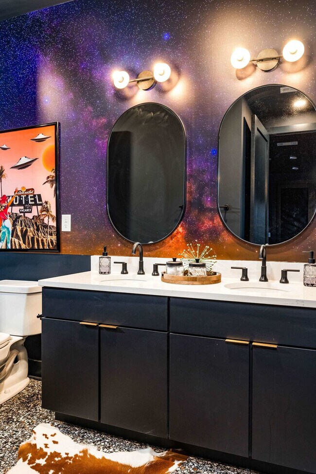 Building Photo - 245 Hermitage Ave