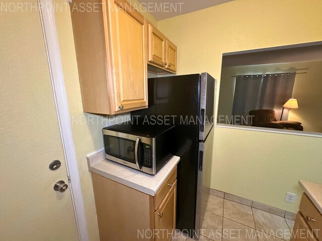 Building Photo - Welcome to charming 2-bedroom, 1-bathroom ...
