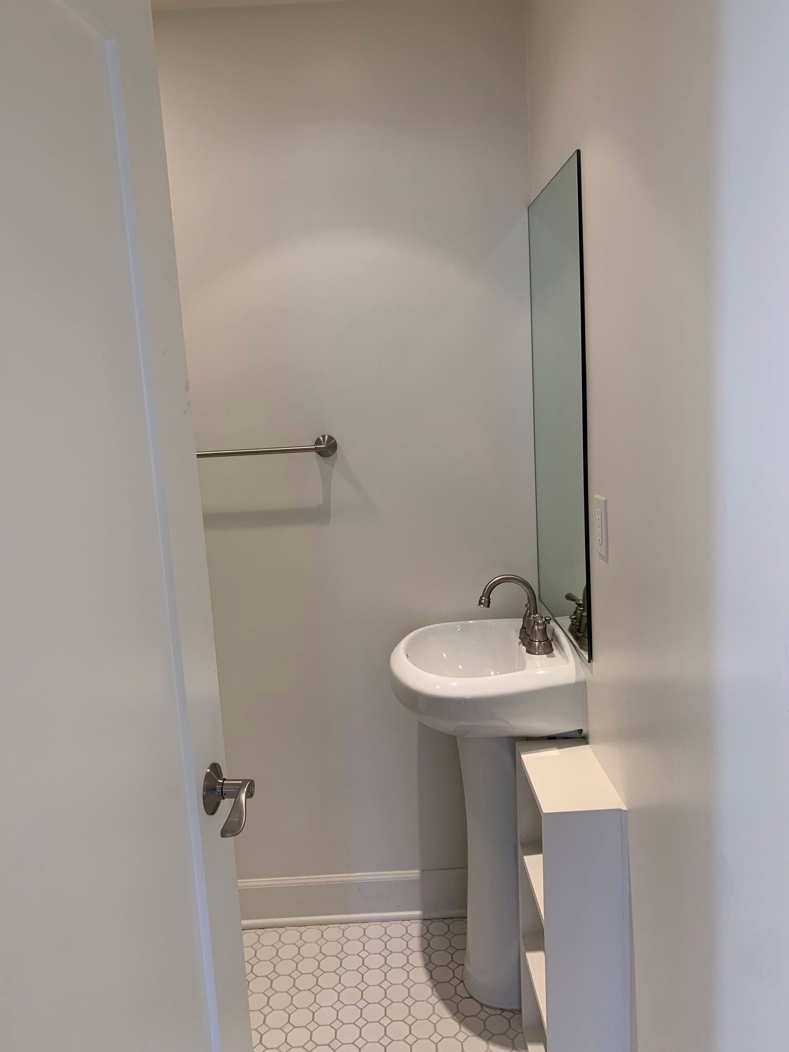 Guest Bath - Shower Behind Door - 848 N Kilkea Dr