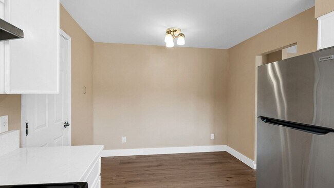 Building Photo - 18715 NW Lapine St