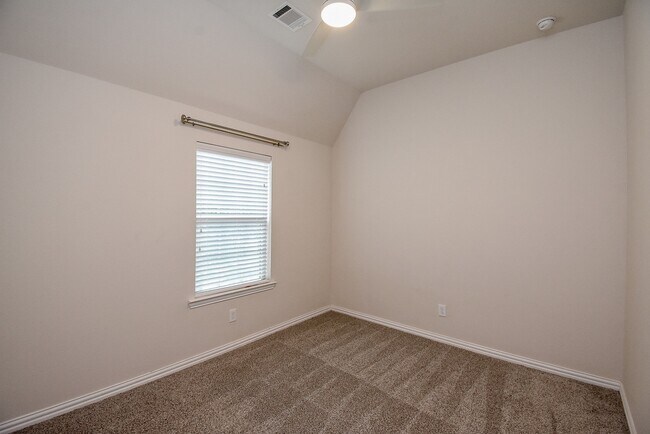 Building Photo - 27231 Symphony Creek Ln