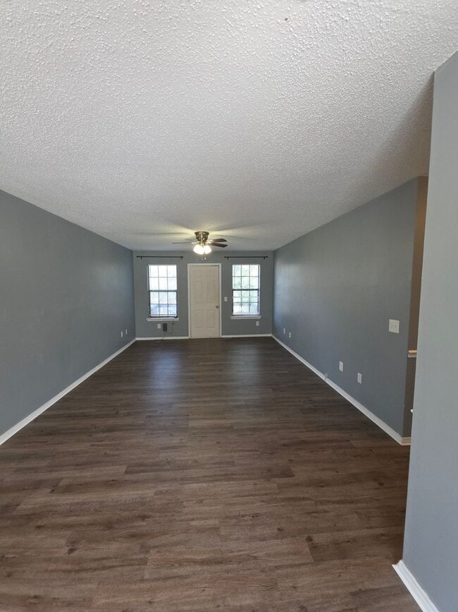 Building Photo - 408 Austin Cir