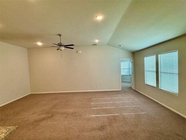 Building Photo - 6122 Heron Dr