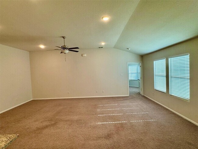 Building Photo - 6122 Heron Dr