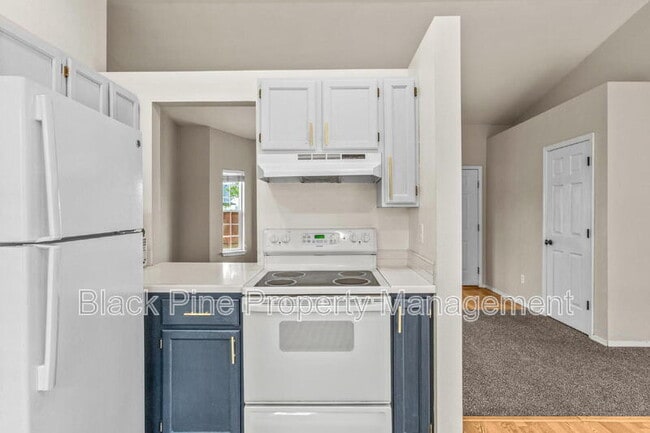 Building Photo - 6003 N Waterside Pl