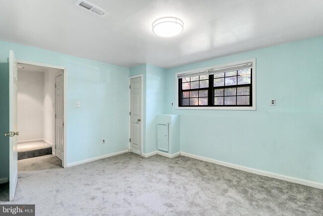 Building Photo - 3964 Rosebay Ct