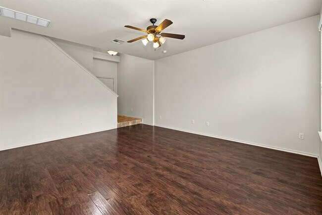 Building Photo - 2410 Great Oaks Dr