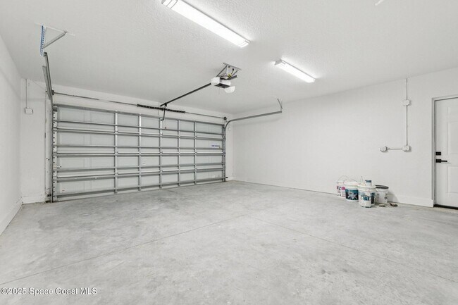 Building Photo - 1441 Eldron Blvd SE