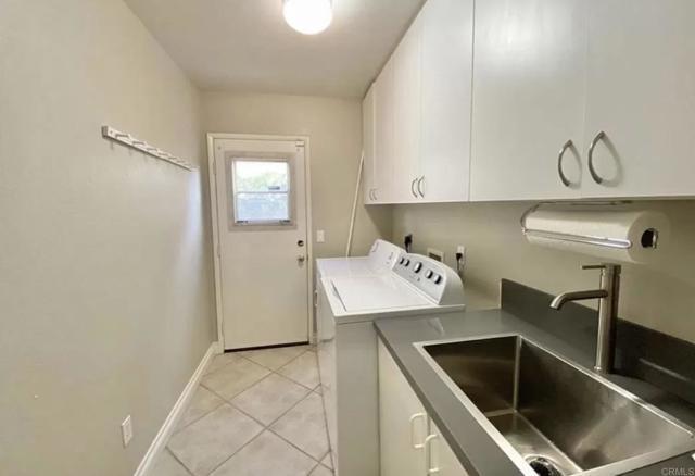 Building Photo - 4880 Eastcliff Ct
