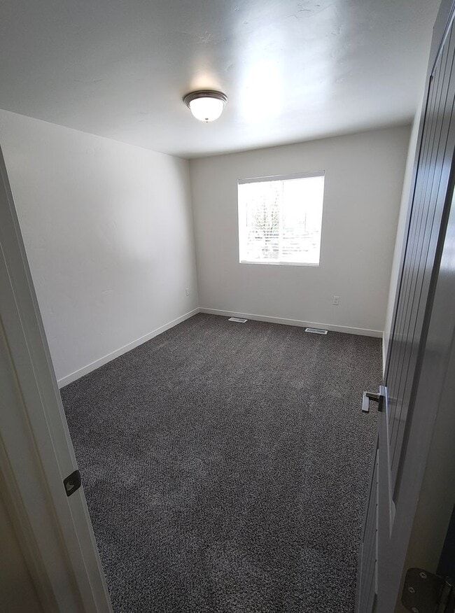 Building Photo - 16852 N Idaho Center Blvd