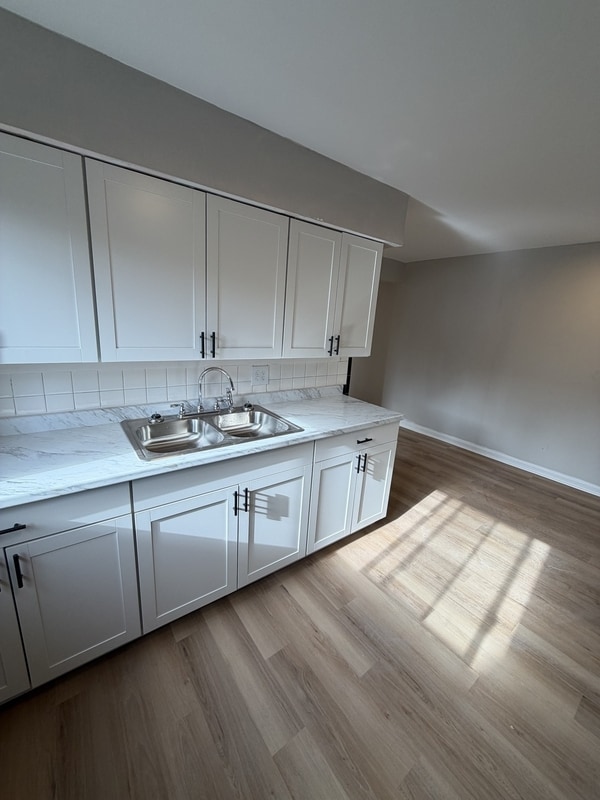 Building Photo - 7139 Eastlawn Dr