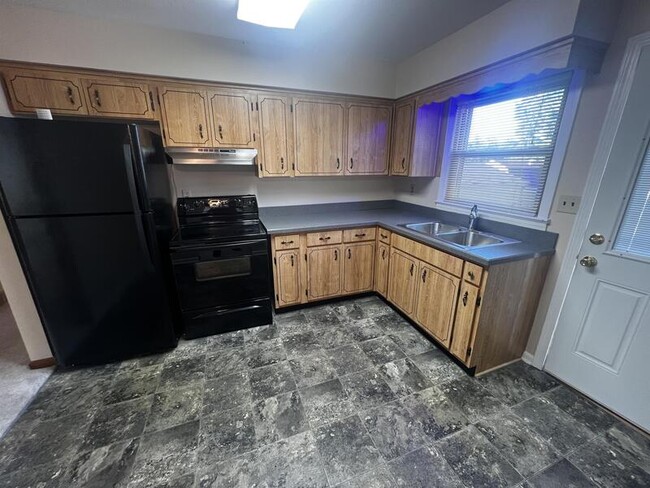 Building Photo - 6005 Applegate Ln