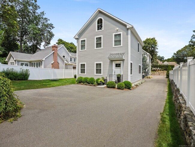 Primary Photo - 74 Forest St
