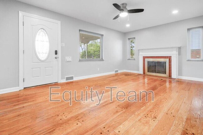 Building Photo - 6819 Elwynne Dr