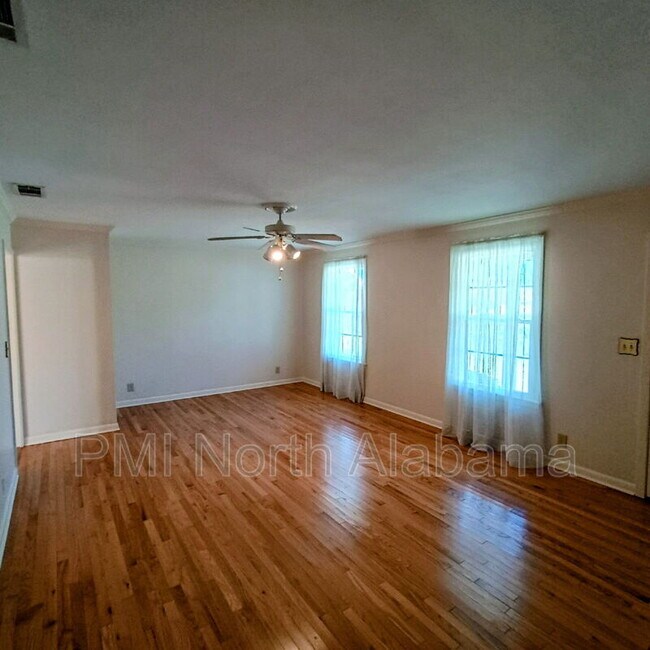 Building Photo - 413 Harolds Dr NW