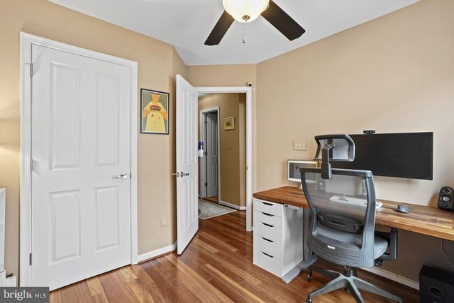 Building Photo - 2442 Garnett Dr