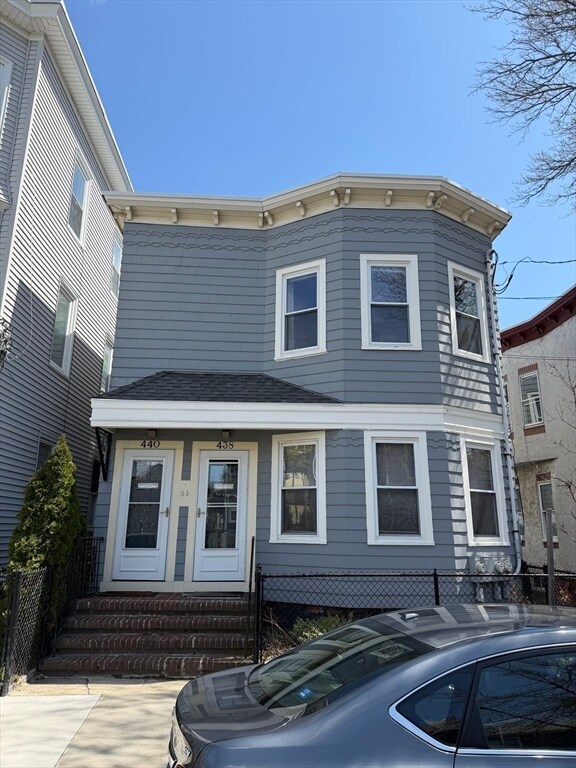 Building Photo - 440 Windsor St