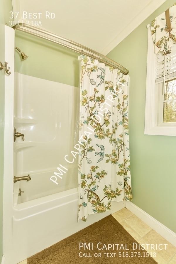 Building Photo - 37 Best Rd