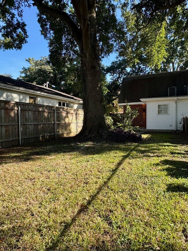 Building Photo - 134 Hwy Dr