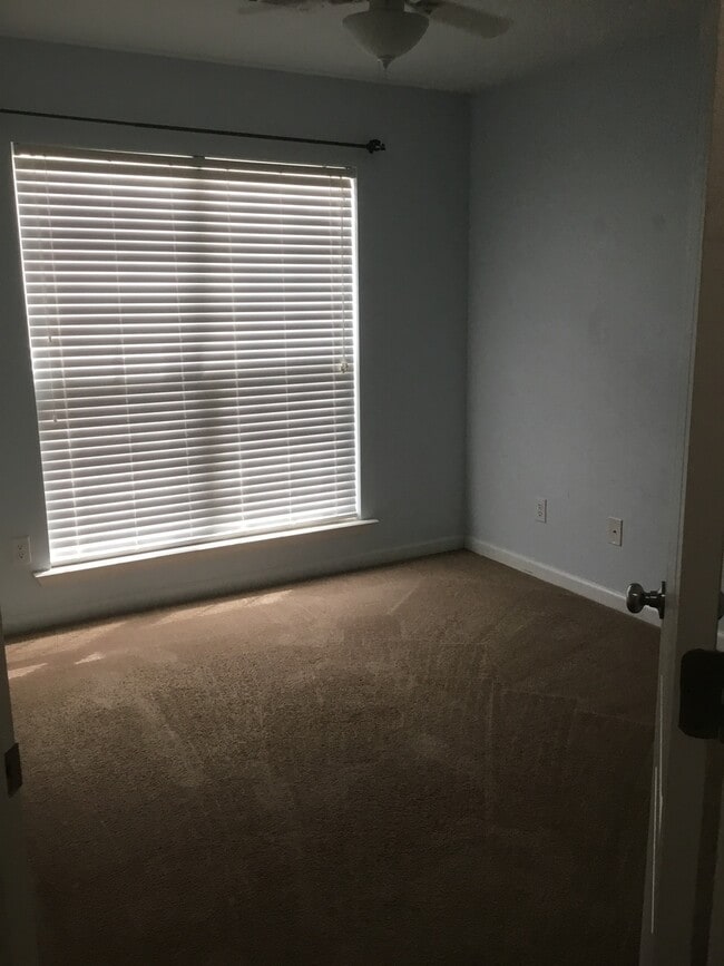 Building Photo - Private Back Yard - Walking Distance to Columbia Middle School & Grovetown High