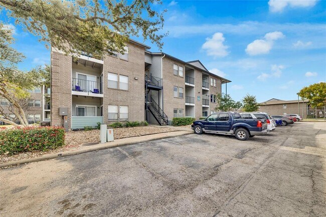 Building Photo - 12166 Metric Blvd