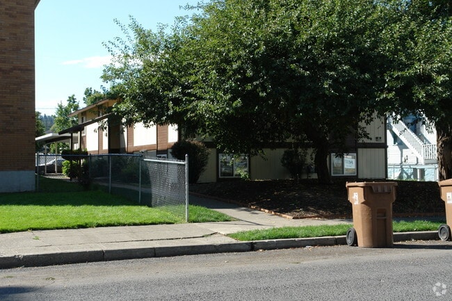 Building Photo - Belamy Apartments