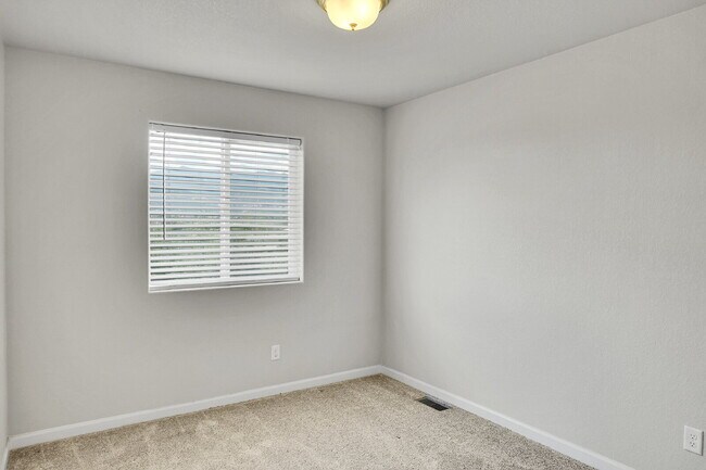 Building Photo - $2,300.00 - 3 Bedrooms, 2.5 Bathroom, Town...