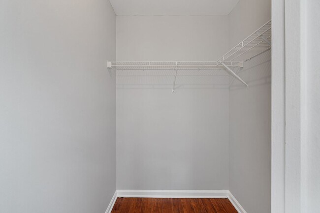 Building Photo - 1027 Bennett Pl