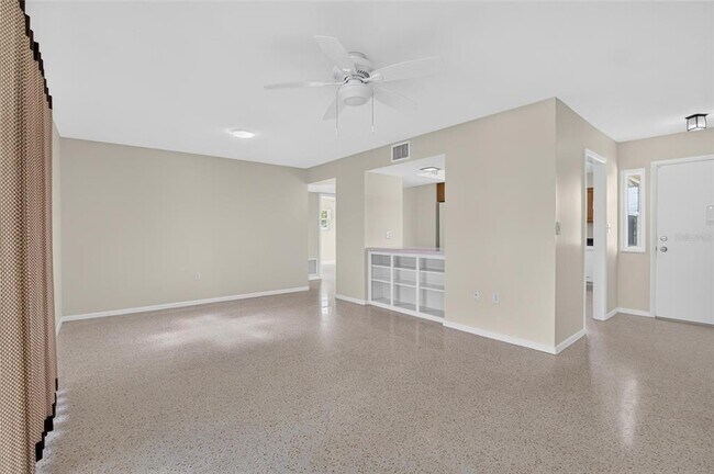 Building Photo - 705 Thunderbird Ave