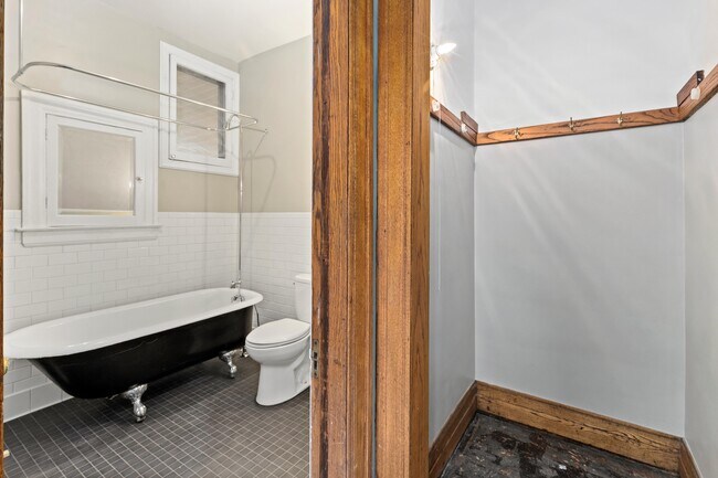Building Photo - 4158 Avery St