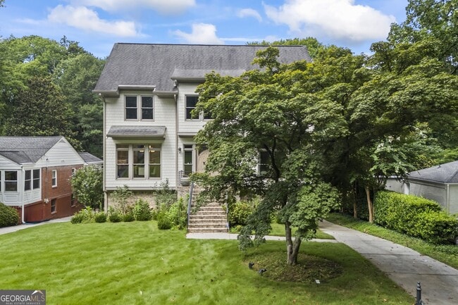 Building Photo - 1742 Helen Dr NE