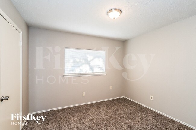 Building Photo - 2606 Olster Dr