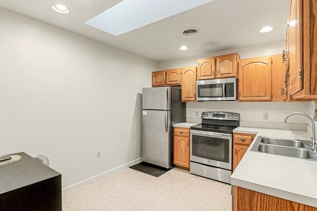 Building Photo - One level two bedroom, two bathroom home