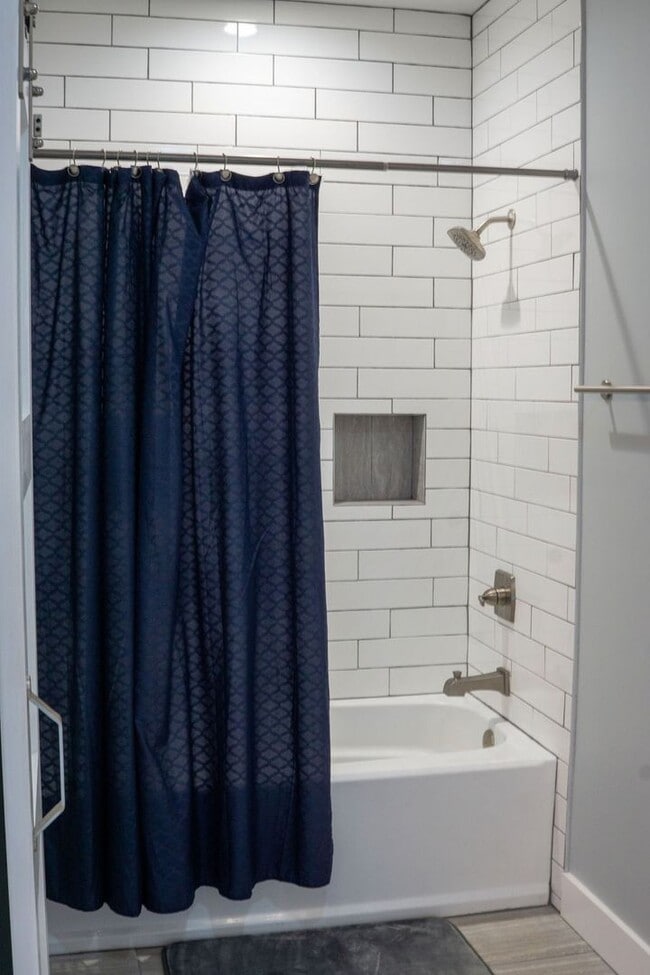 Building Photo - Modern Charm in the Country - Available Un...