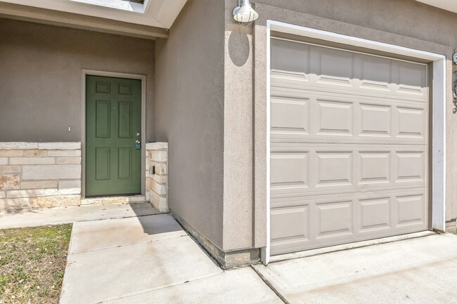 Building Photo - 203 Peruna Dr