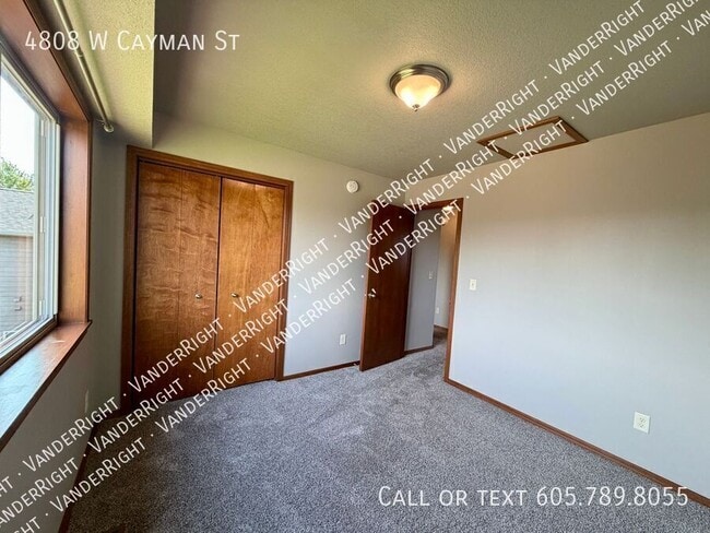 Building Photo - 4808 W Cayman St