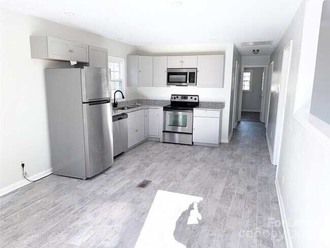 Building Photo - 2567 Bob White Ln