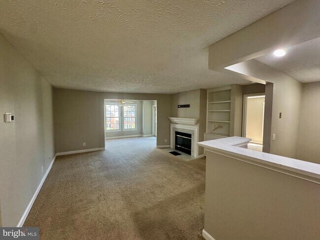 Building Photo - 3804 Ridge Knoll Ct