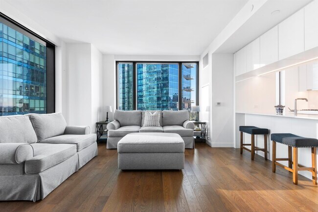 Building Photo - 99 Hudson St