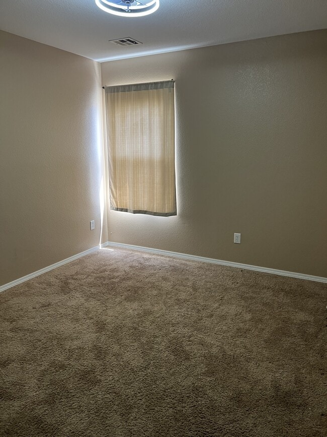 Building Photo - 9116 Snowberry Dr