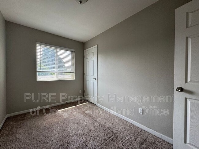Building Photo - 10762 NE Prescott St